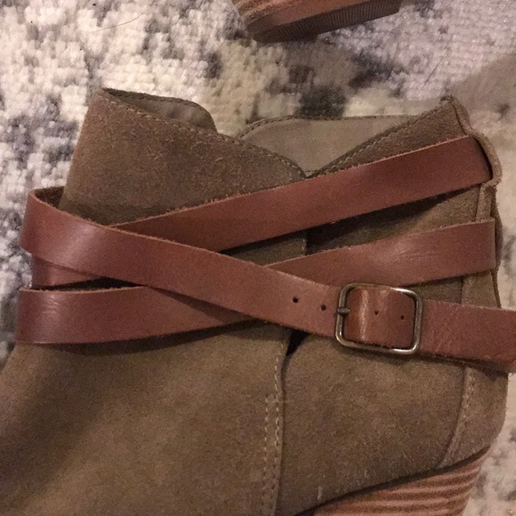 Brown and grey/green booties - Picture 2 of 3